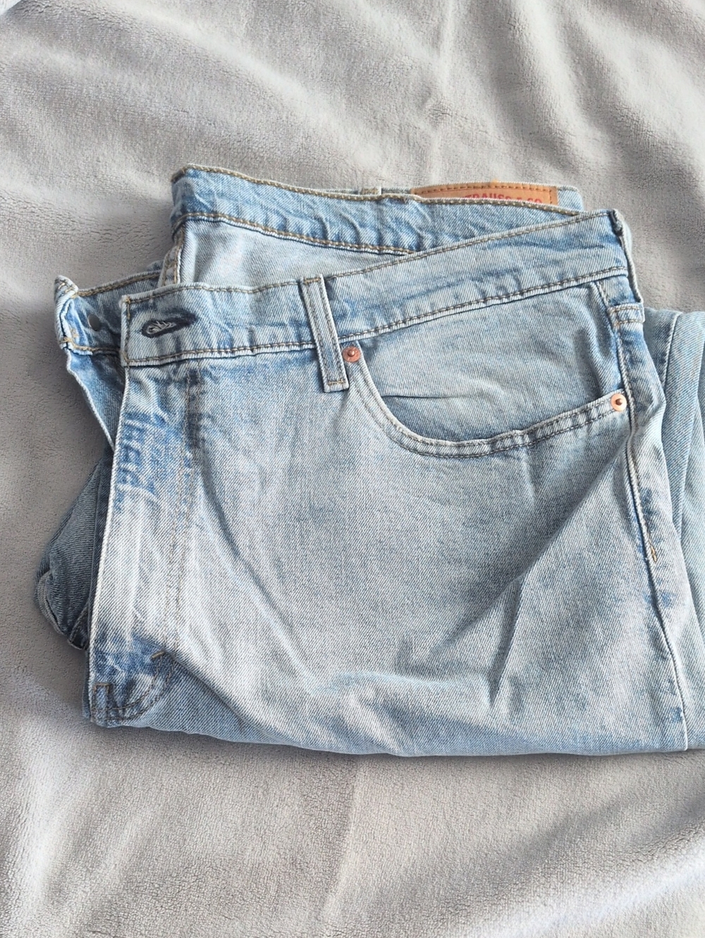 Levi's Men Relaxed Light Blue Denim Jeans